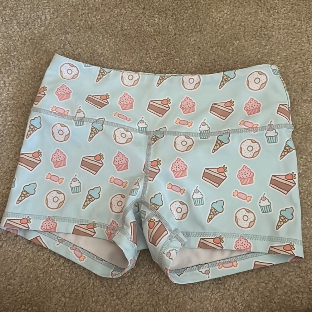 United lifters cupcake shorts